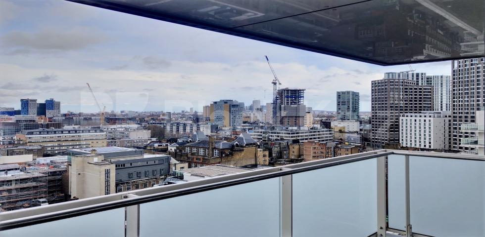 			UNDER OFFER  (Includes Water Rates). , 1 Bedroom, 1 bath, 1 reception Apartment			 Denning Point. Commercial Street., Aldgate 